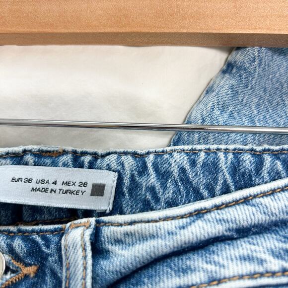Zara High Rise Distressed Split Hem Jeans Light Wash Women’s Size 4 EUC - Picture 5 of 10